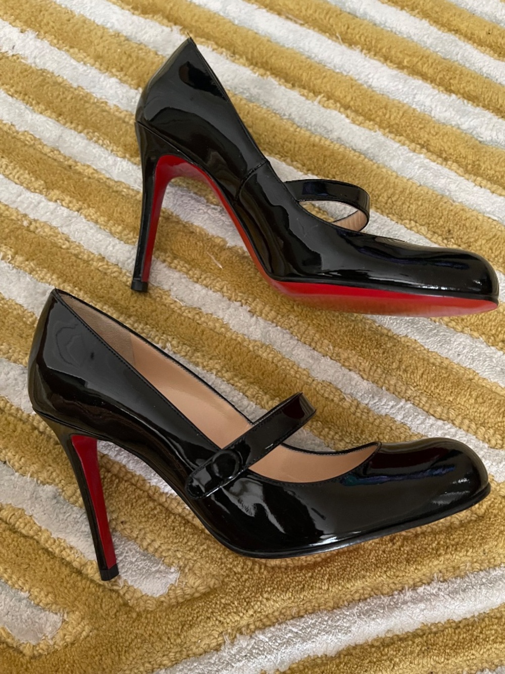 Christian Louboutin Wallis 100 Patent Calf Pumps, NEVER WORN, size US 5, EU 35 - Picture 3 of 16